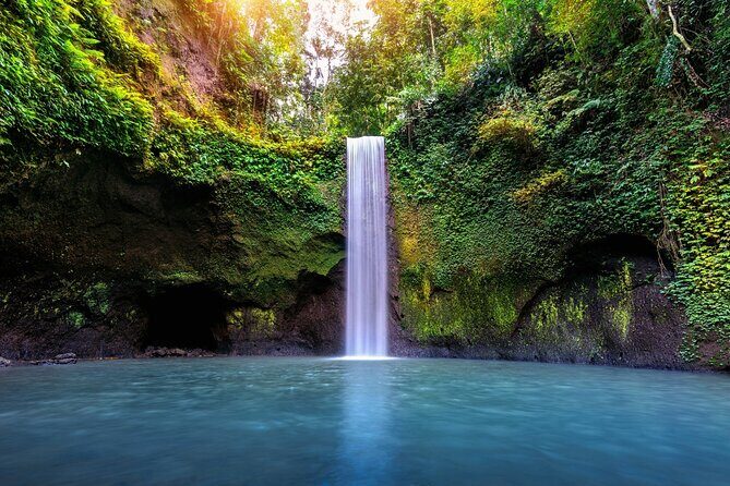 Bali Waterfalls Private Day Tour - Stop 4: Kanto Lampo’s green-scene photos and fun angles