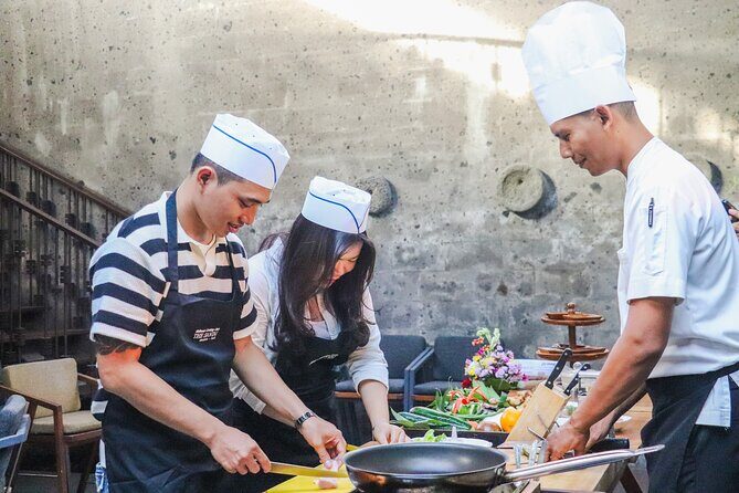 Balinese Cooking Class at The Santai Umalas Kerobokan - Inside the kitchen: spice work, prep, and the chef’s coaching style