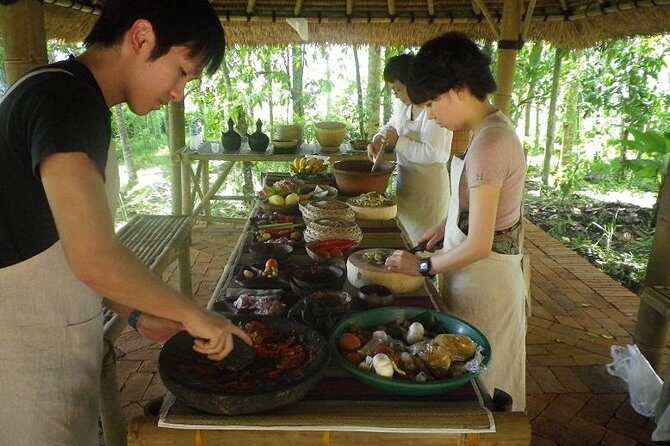 Balinese Cooking class with traditional morning market visit - What You’ll Eat: Sit-Down Meal, Stunning Plates, and No Food Waste