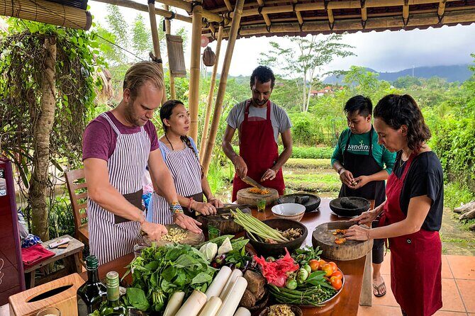 Balinese Vegan Cooking Class with Fresh Harvesting & Garden Tour - Getting to the Garden and Understanding the 3h30 Rhythm