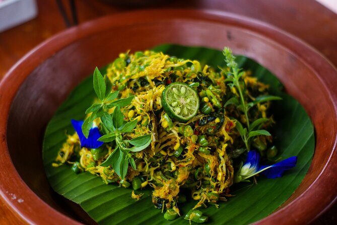 Balinese Vegan Cooking Class with Fresh Harvesting & Garden Tour - Your 4-Course Balinese-Style Vegan Lunch (This Is the Main Event)