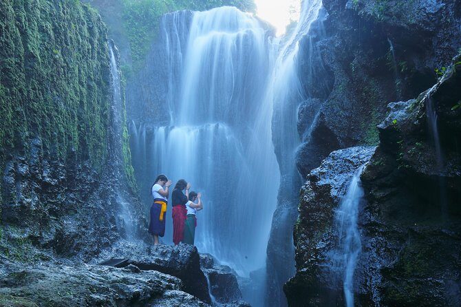 Balinese Village Experience - Meeting Wayan Eric and settling into a real family compound