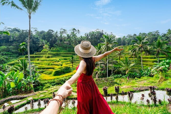 Banyumala Waterfall, Jatiluwih, Ulun Danu and Tanah Lot tours - Buyan Lake: twin-lake views at Wanagiri Gobleg Village