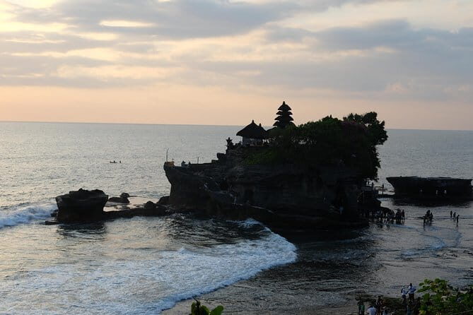 Banyumala Waterfalls with Tanah Lot Sunset Tour - Timing and Bali traffic: why a guide’s role is bigger than directions