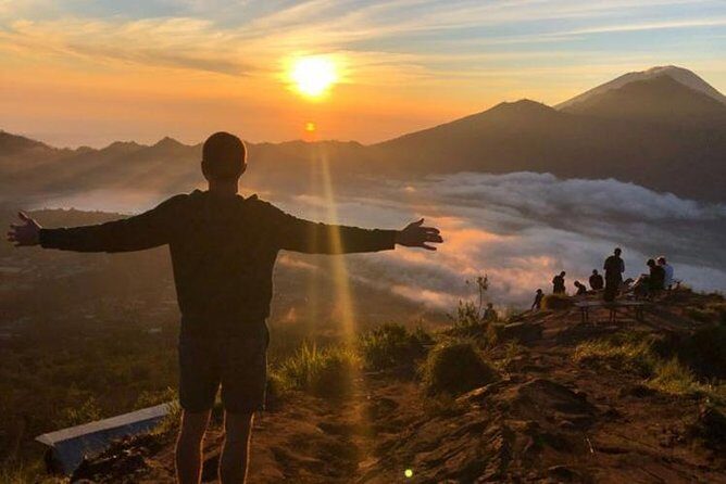 Batur Volcano Trekking - Stop 1: Reaching the summit for sunrise (and why the mist matters)