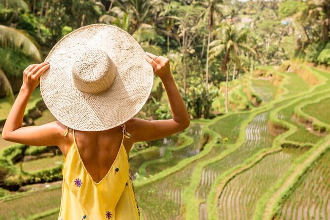 Best Day Tour - #3 World Cleanest Traditional Village - Tirta Empul holy spring: the purification ritual matters
