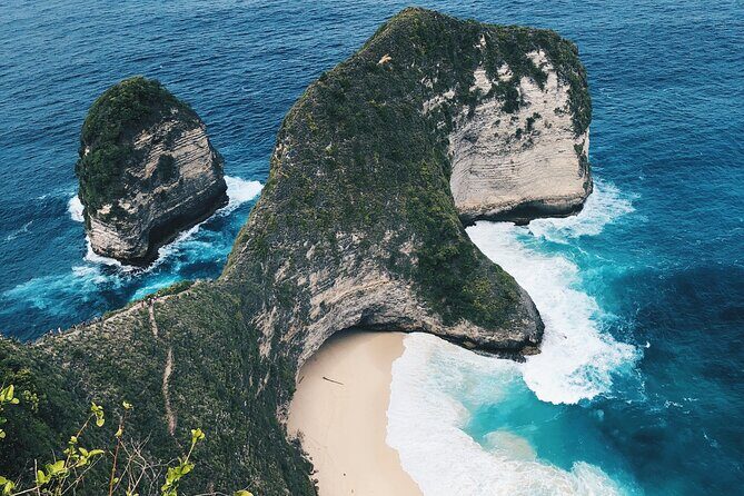 Best Iconic West and East Nusa Penida Island Tour - All Inclusive - Lunch at Warung The Sorent (fuel before the big cliffs)