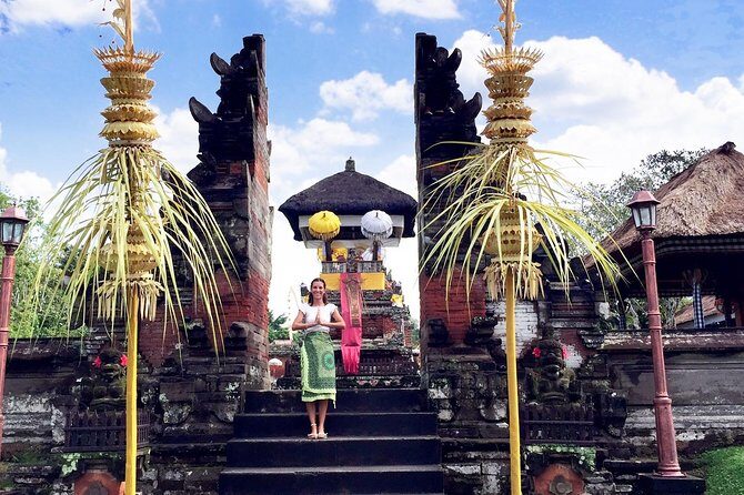 Best of Bali Water Temple and UNISCO Rice Terrace Trek - Stop 4: Tanah Lot, the Offshore Rock Temple, and a Real Sunset Finale