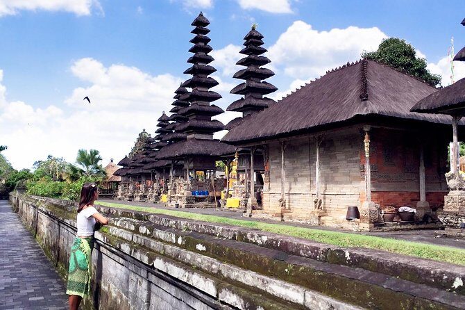 Best of Bali Water Temple and UNISCO Rice Terrace Trek - Stop 1: Taman Ayun Temple and Its Garden-Temple Mood