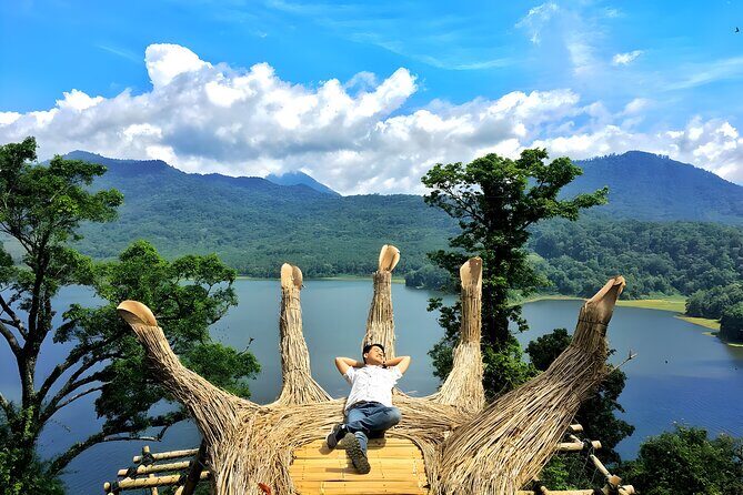 Best of North Bali Tour, Hot Spring, Waterfall, Lake Temples - Stop 1: Brahma Vihara Arama Buddhist Monastery