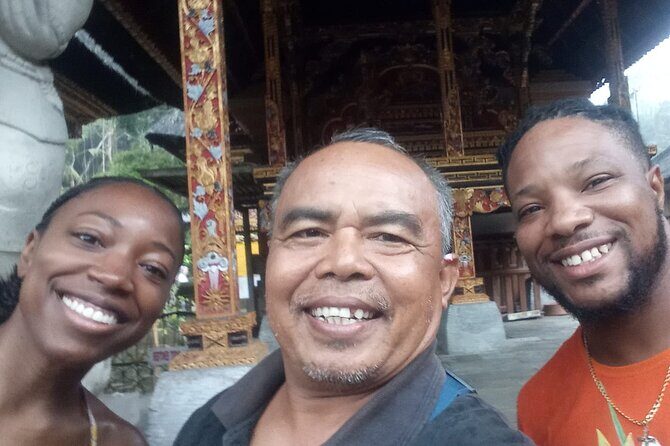 Best Of Ubud And Tanah Lot Temple Private Guide Tour - Stop 1: Tanah Lot Temple for the best coastal photos