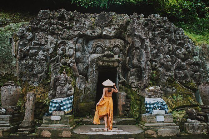Best of Ubud Attractions: Private All-Inclusive Tour - Tegenungan Waterfall + Mas Carving Center: Nature Meets Craft