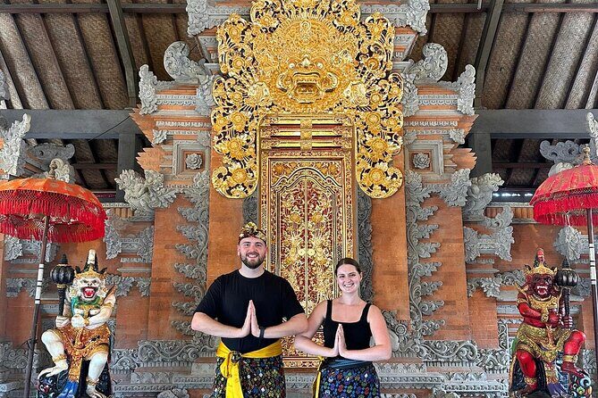 Best of Ubud Full Day Tour with All Inclusive - Stop 3: Tegenungan Waterfall for a 15-Meter Cool-Down