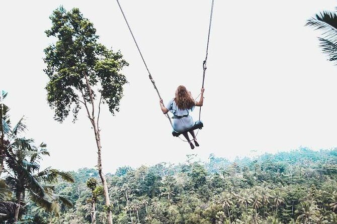 Best of Ubud Private Tour with Jungle Swing Experience - Stop 1: Puseh Batuan Temple for that iconic Bali gate moment
