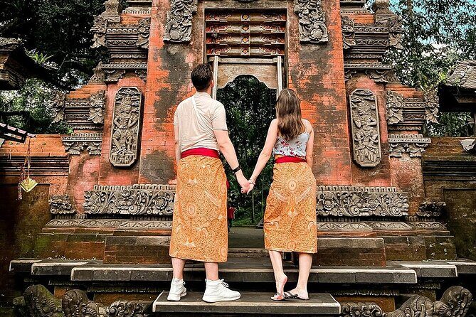 Best of Ubud Private Tour with Jungle Swing Experience - Stop 6: Sacred Monkey Forest Sanctuary and the art of sharing space