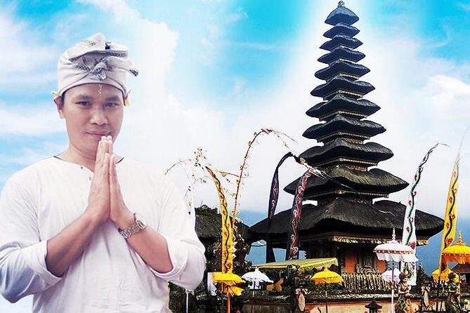 Best of Ubud Tour: Monkey Forest, Rice Terraces & Waterfall - Monkey Forest Sanctuary: temple bridges and the reality of jungle monkeys