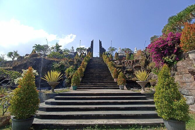 Brahmavihara Arama Banjar Hot Spring Ulundanu Bratan Private Tour - North Bali feels different once you leave Ubud