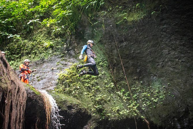 Canyoning Bali, Aling Canyon (Adventure, discovery, nature) - Aling Gorge at dawn: volcanic walls, bats, and real outdoor fun