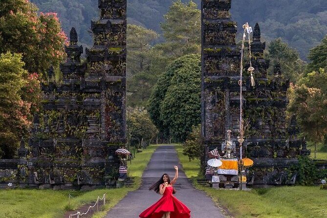 Celukan Bawang private North Bali Nature Tour - Handara Iconic Gate: a grand entrance with a strong photo payoff
