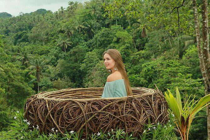 Cretya Ubud Tours - The guide and private car: where comfort turns into better sightseeing