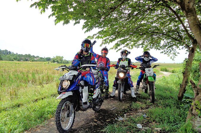 Dirt Bike Tours with fully trained Guides - full day tours with relax time frame - Lunch Break at a Traditional Balinese Restaurant