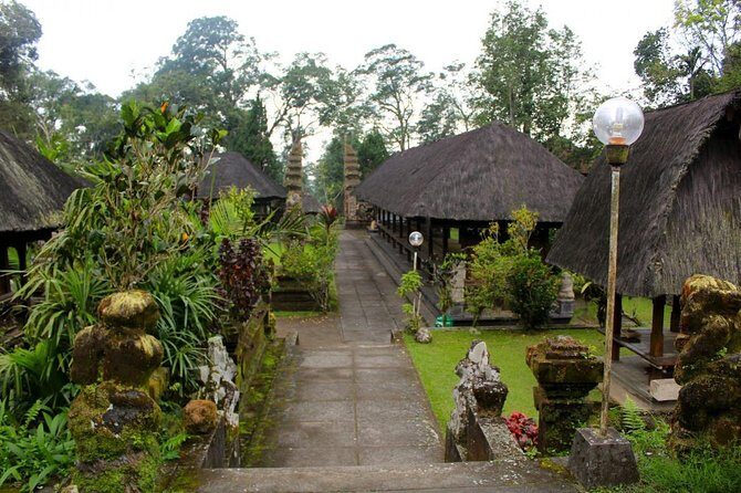 Discover Hidden Waterfall, Unesco Rice Terraces and Mountain Temple - Stop 3: Luhur Batukaru Temple in a quieter village setting