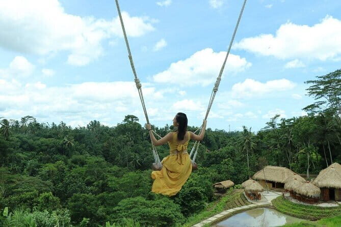 Discover the Enchanting Beauty of West Nusa Penida Private Tour - Lunch, timing, and what a 9-hour day really feels like