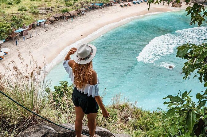 East Nusa Penida With Tembeling Beach Natural Pool - Private tour - Guides on Penida: safety, timing, and getting the shots
