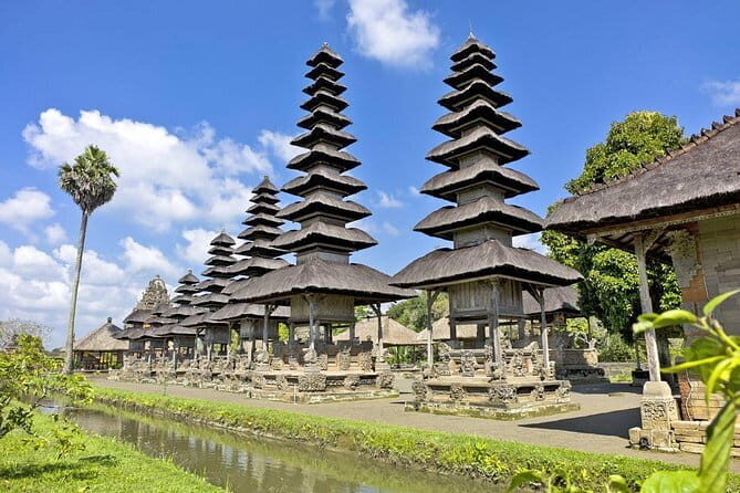 Exploring Bali in 3 Days: Discover Top Places in Bali - Day 3: GWK, Uluwatu, Kecak, and Jimbaran at Night
