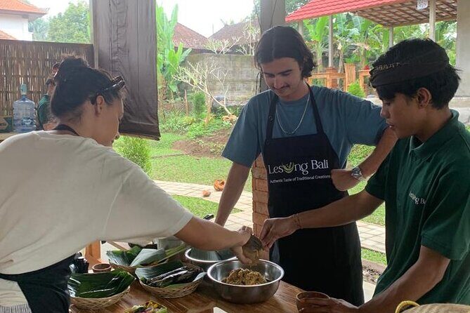 Farm-to-Table Balinese Cooking Experience - Visiting a Balinese family home: what to watch for