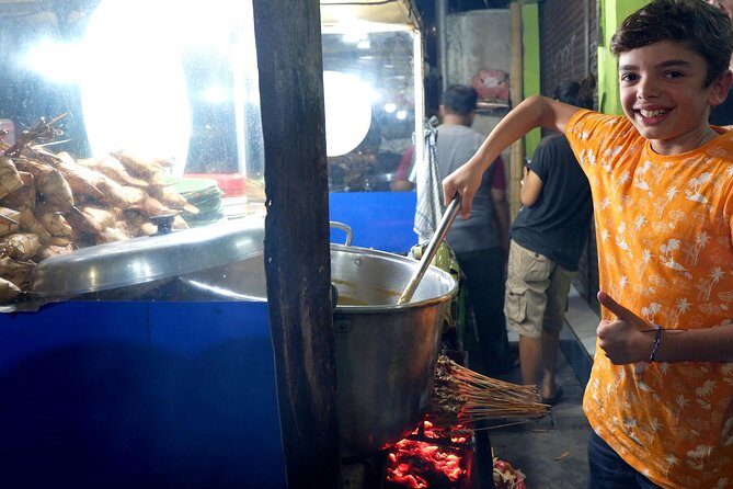 Foodie Tour Bali - Stop: Three Street Food Vendors Before Puputan Garden