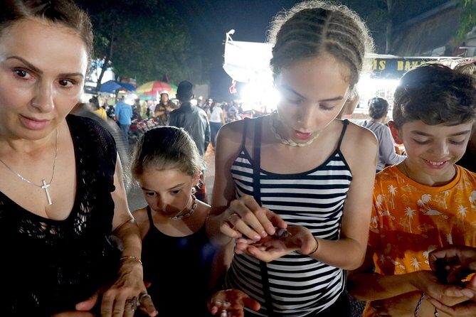 Foodie Tour Bali - Kreneng Market: Fruits, Night-Market Shopping, and a Real Local Pause