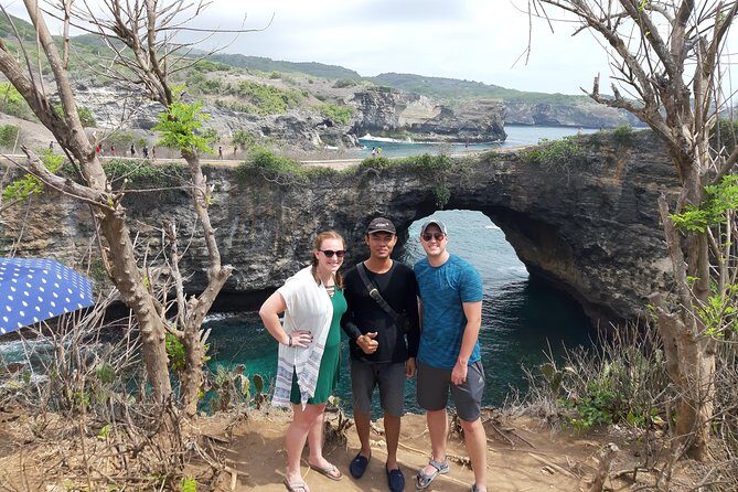 Full-Day Nusa Penida Island Private Tour with Local Guide - Kelingking Cliff: the viewpoint everyone photos, and how to enjoy it