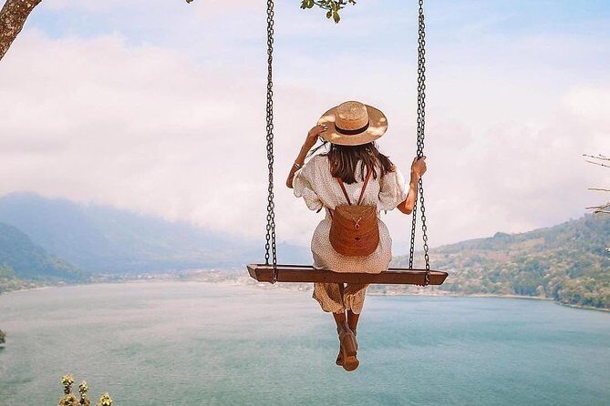 Full-Day Private North Bali Tour with Free WiFi - Wanagiri Hills: swing over the lake and get Twin Lakes panoramas