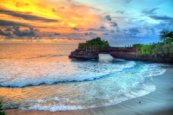 Full-Day Tour to Water Temples and UNESCO Rice Terraces in Bali - Lunch by the Terraces: When Food Becomes Part of the Sight