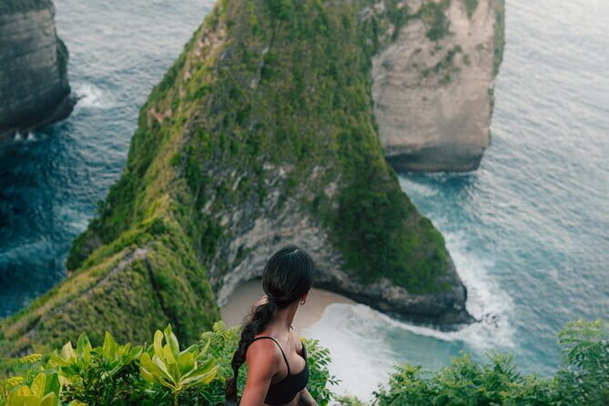 Full Day Ubud Tanah Lot Uluwatu All Inclusive Private Tour - Stop 3: Tanah Lot Temple—sea-rock drama at a famous spot