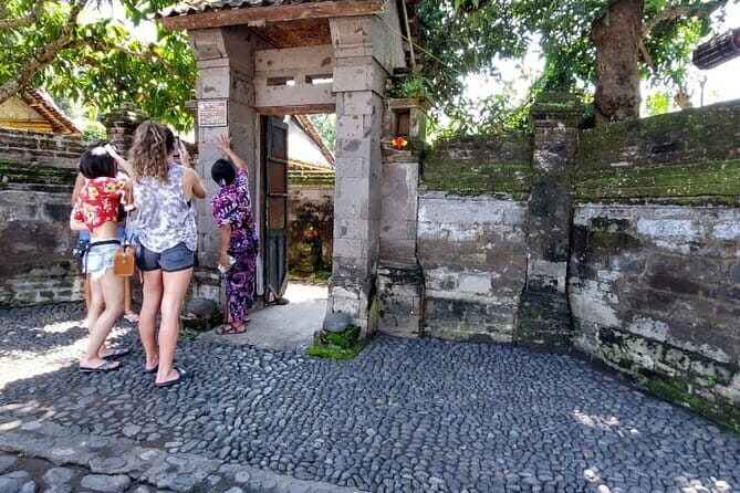 Full-Day Ubud Village including Mt Batur Tirta Empul and Sightseeing Tour - Mt Batur viewpoint: crater-edge lunch and the reality of weather