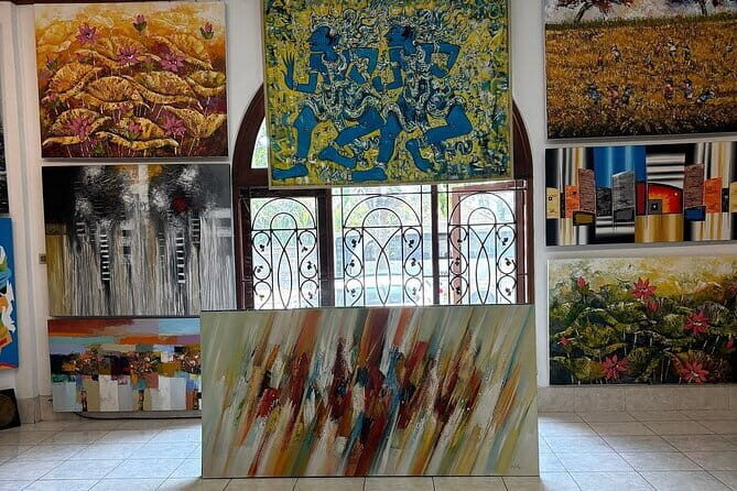 Half Day Bali Shopping Art Village Private Tour - Tohpati Village Batik Weaving Center: Seeing Cloth Become Art