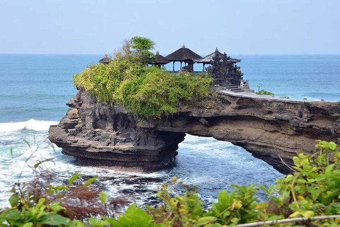 Half Day Tour: Tanah Lot Sunset & Taman Ayun Temple Included Entrance Ticket - Taman Ayun Temple: garden beauty with real cultural weight