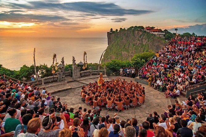 Half Day Uluwatu Temple Sunset, Kecak Dance and Seafood Dinner - Uluwatu Temple in 30 minutes: getting the cliff-top sunset fix