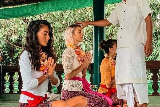 Healing purification spiritual Tour - Taman Pecampuhan Sala: sacred holy water and the purification moment