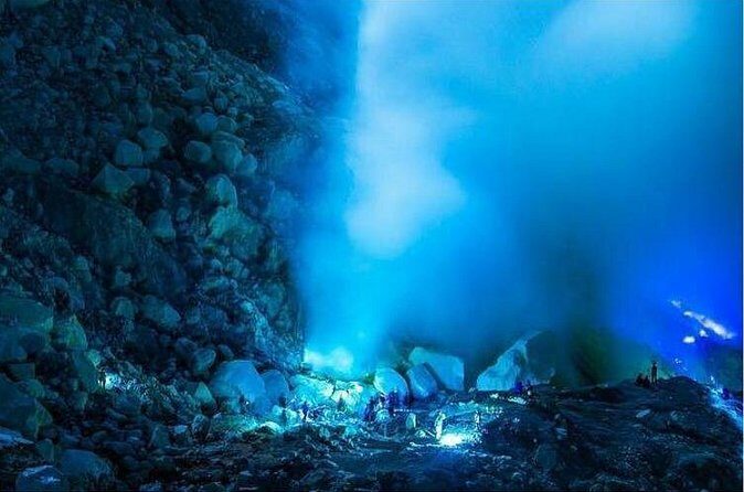 Ijen Blue Flame from Bali - The Kawah Ijen crater visit: what you should actually expect