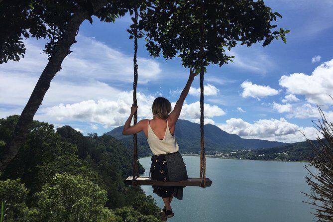 Instagram in north Bali : The Most Beautiful Spot for Photo - Handara Iconic Gate: the 30-minute camera sprint at the golf resort