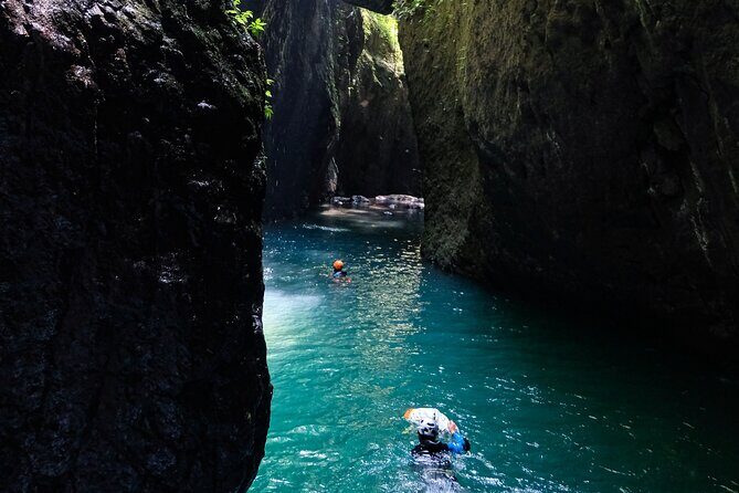 Intermediate canyoning trip in Bali "Aling Canyon" - Aling Canyon in one sentence: how the day actually feels
