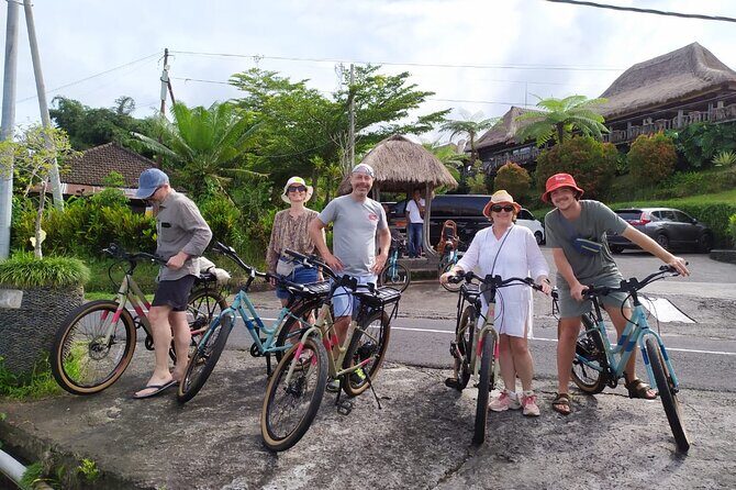 Jatiluwih E-bikes Tour Cycling Group - Why Jatiluwih by eBike beats the sweaty hike