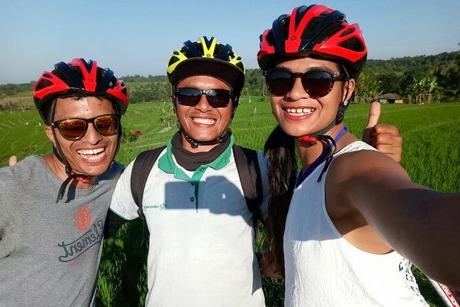 Jatiluwih full day e-bike cycling with lunch & trekking program - Green Cafe lunch in the rice fields: traditional, simple, and well-timed