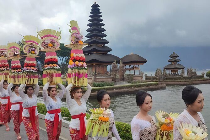 Jatiluwih Spiritual Journey of Melukat with Rice Terrace View - Tanah Lot: the sea temple stop that rounds out the water theme