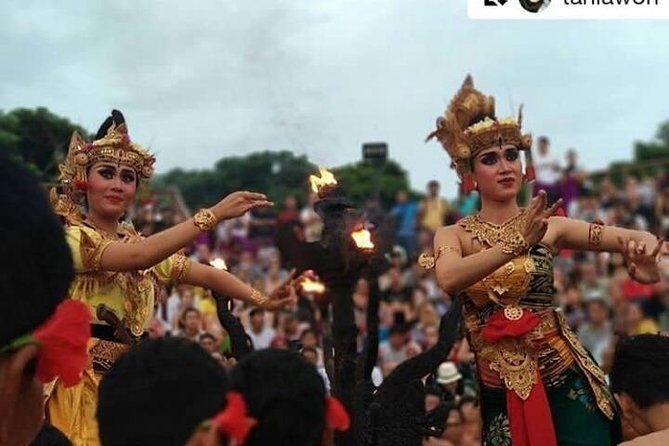 Kecak fire dance and uluwatu temple tour - free wifi - Jimbaran Beach in the Evening: Easy Atmosphere After the Show