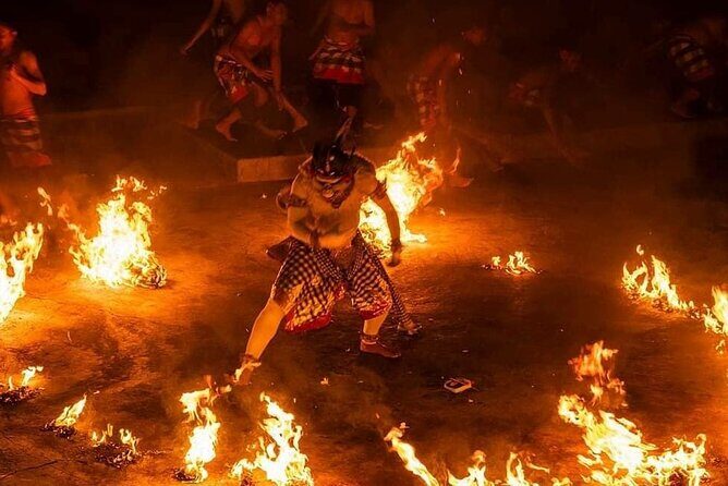 Kecak Fire Dance and Uluwatu Temple with Private Car Service - Kecak fire dance: the ke-cak-ke-cak circle and Rama–Sita storytelling