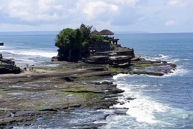 Kekeb Cooking Class at Nusa Dua - Afternoon tea and beachside dinner: the payoff moment